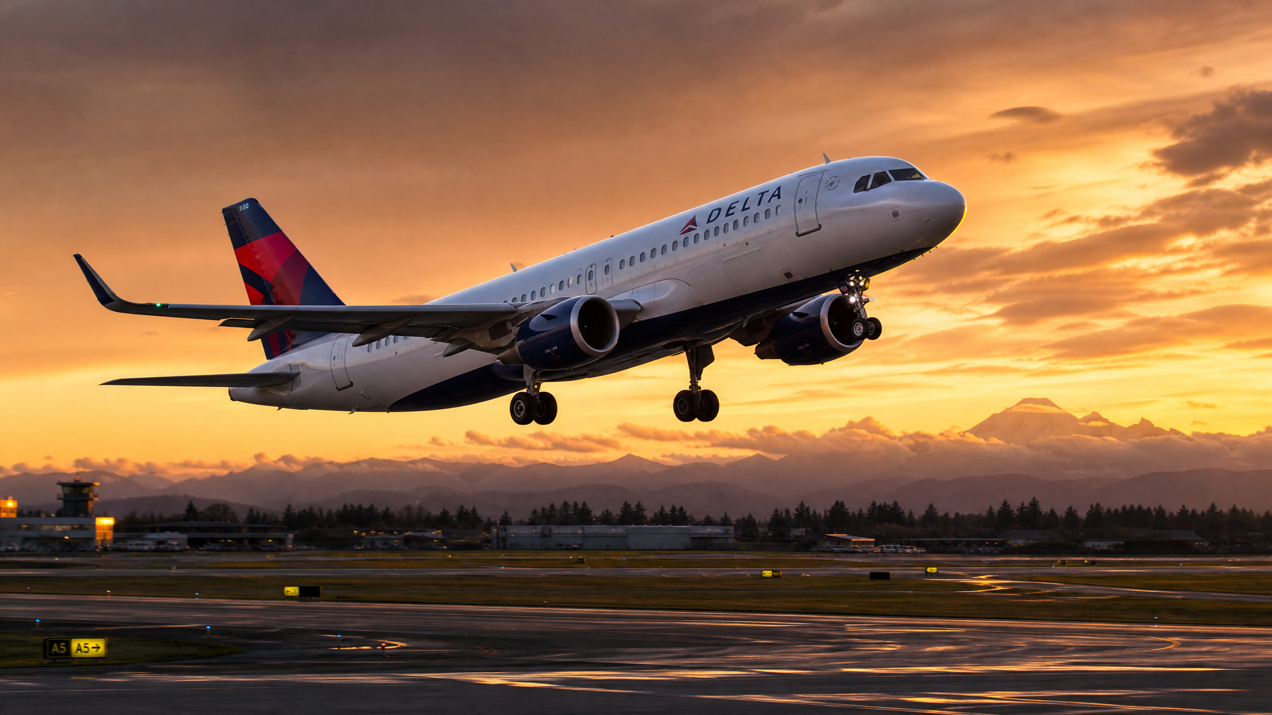 Top 8 Reasons Jet Engines Are the Heart of Modern Commercial Aviation