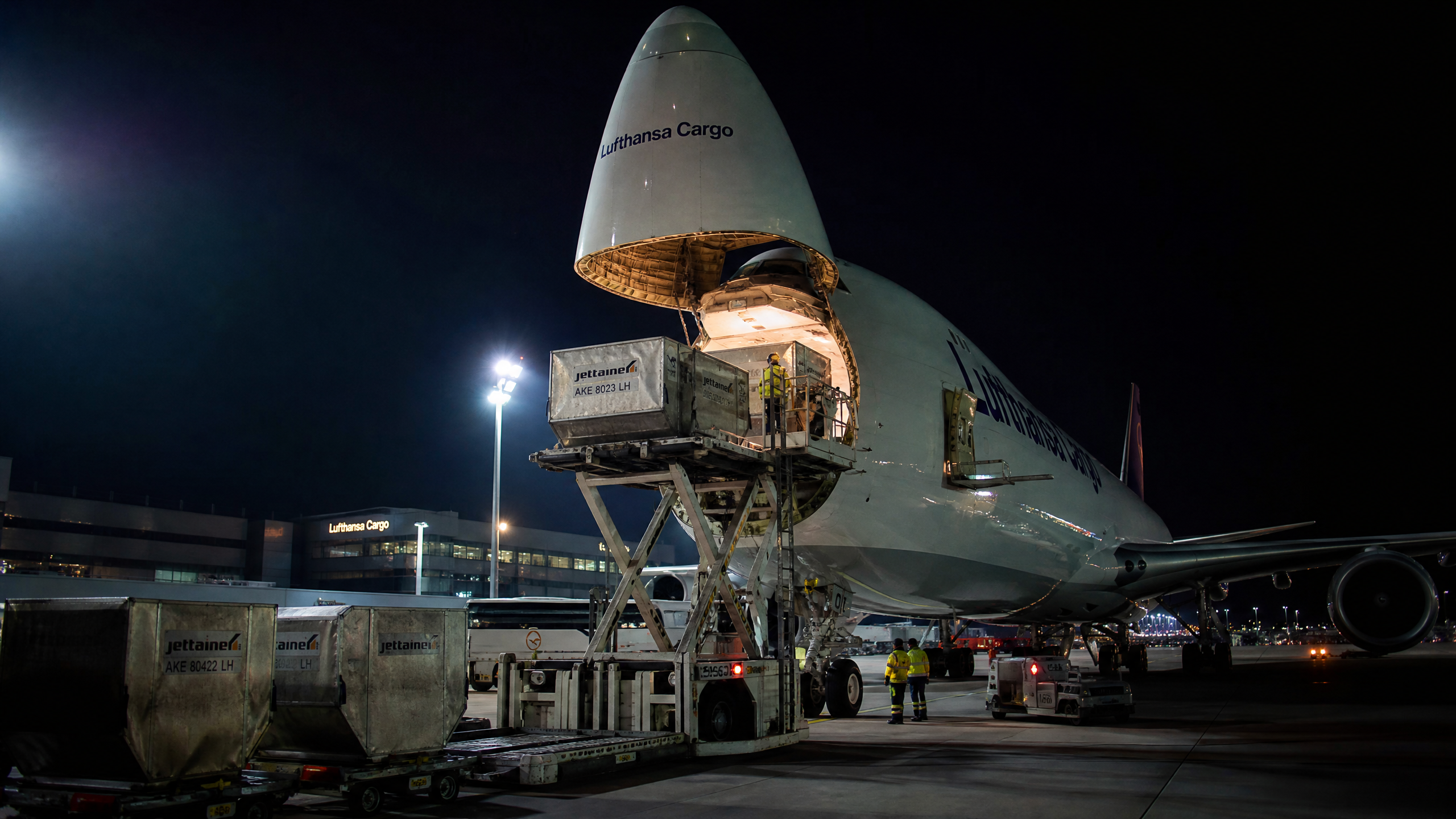 Top 9 Safest Commercial Airlines in the World: A Data-Driven Aviation Safety Review